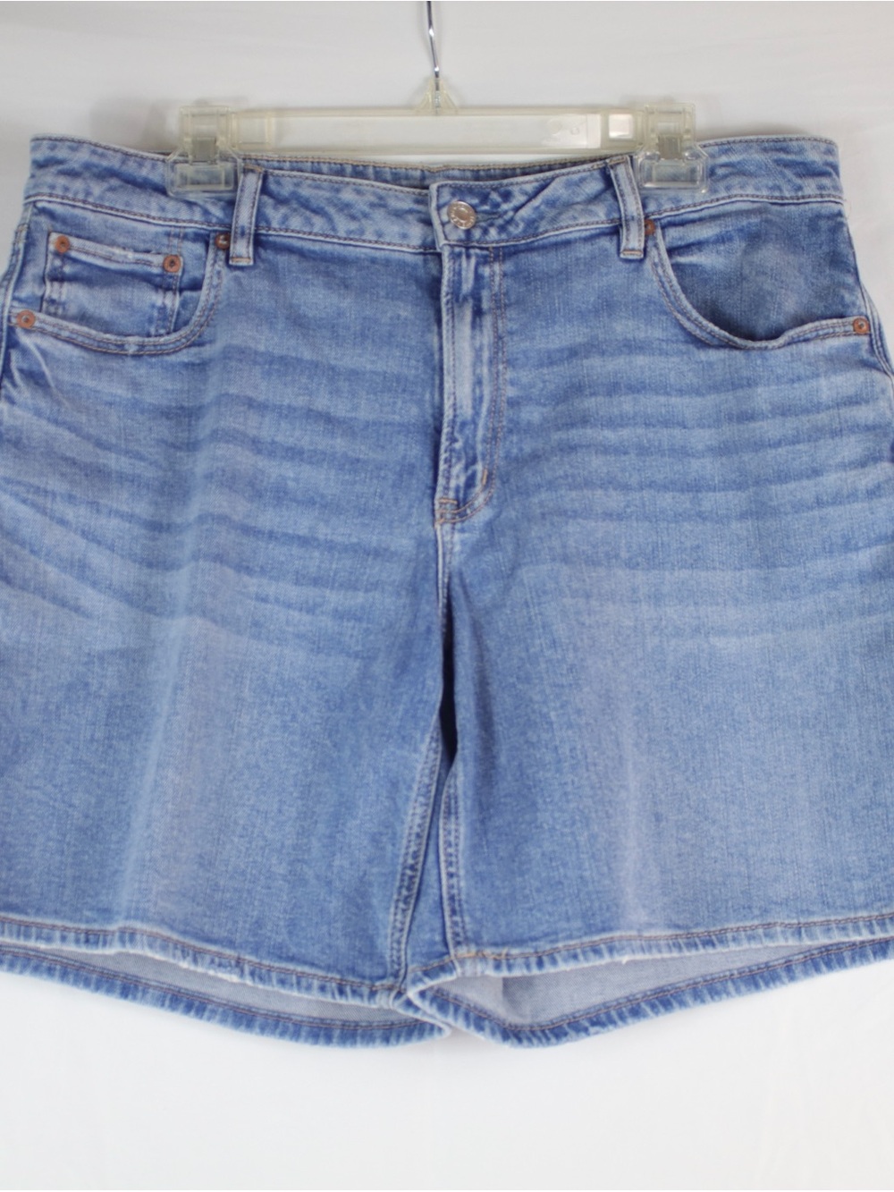 American Eagle Light Blue Stretch Low-Rise Baggy Shorts Womens Size 12 - NWOT